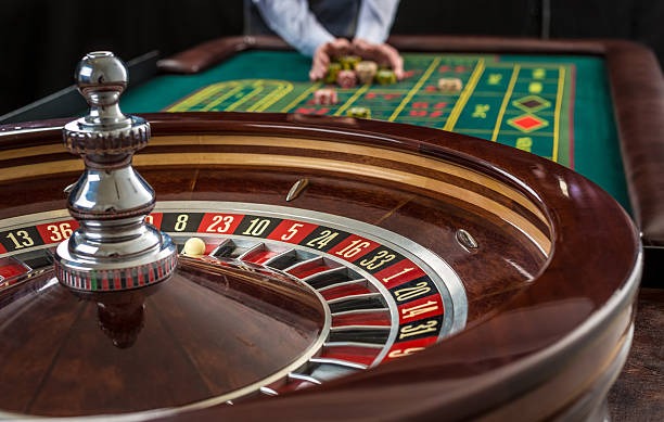 partaitogel link platform interface showing slot games and live casino tables